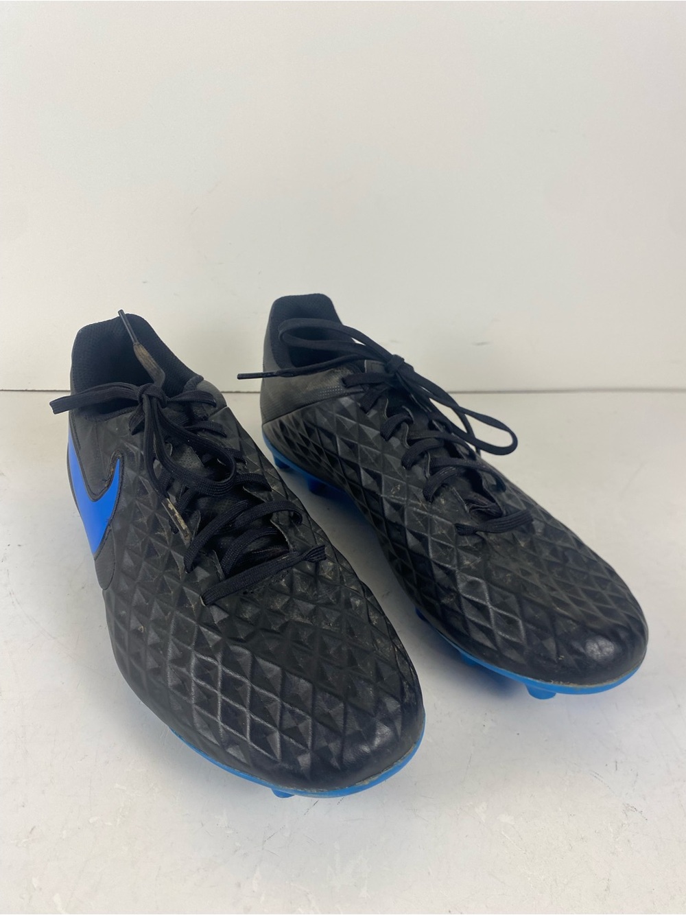 Nike Tiempo Legend 8 Club FG/MG Soccer Cleats Size 7.5